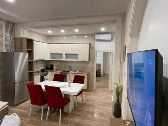 Villa Luce Mit Pool Макарська Екстер'єр фото
