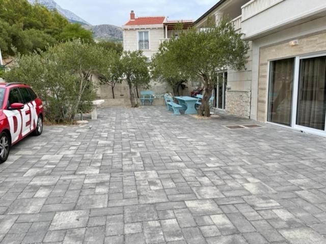 Villa Luce Mit Pool Макарська Екстер'єр фото
