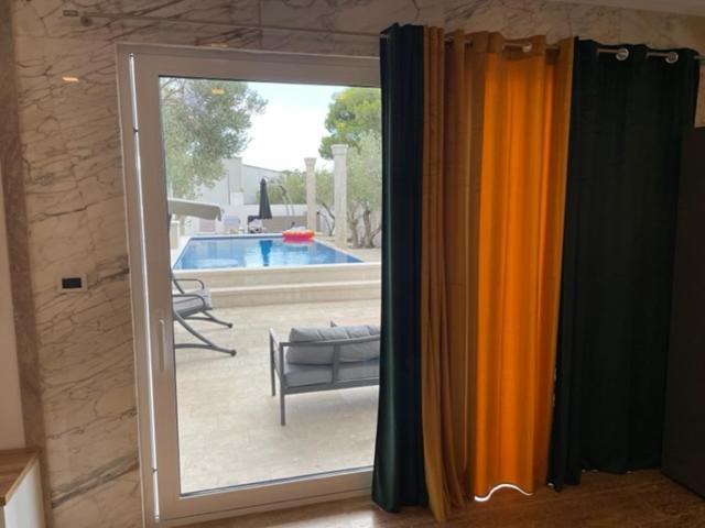 Villa Luce Mit Pool Макарська Екстер'єр фото
