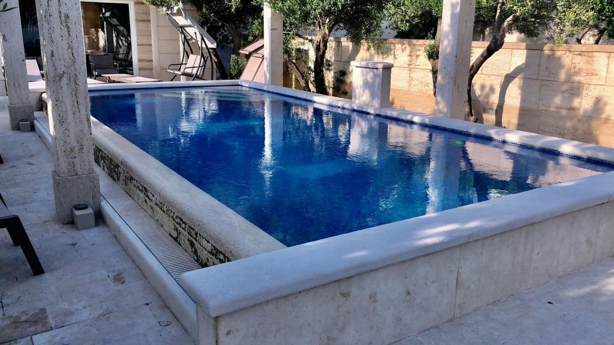 Villa Luce Mit Pool Макарська Екстер'єр фото