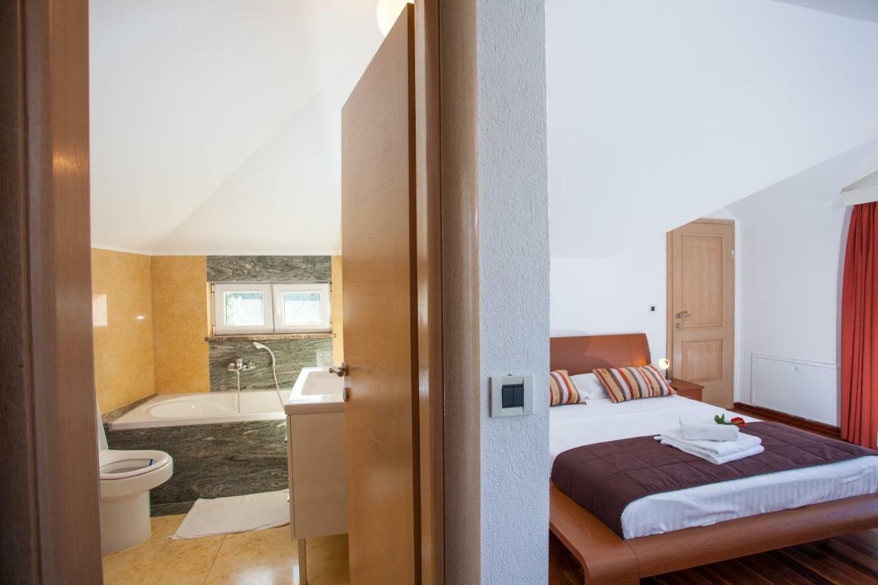 Villa Luce Mit Pool Макарська Номер фото