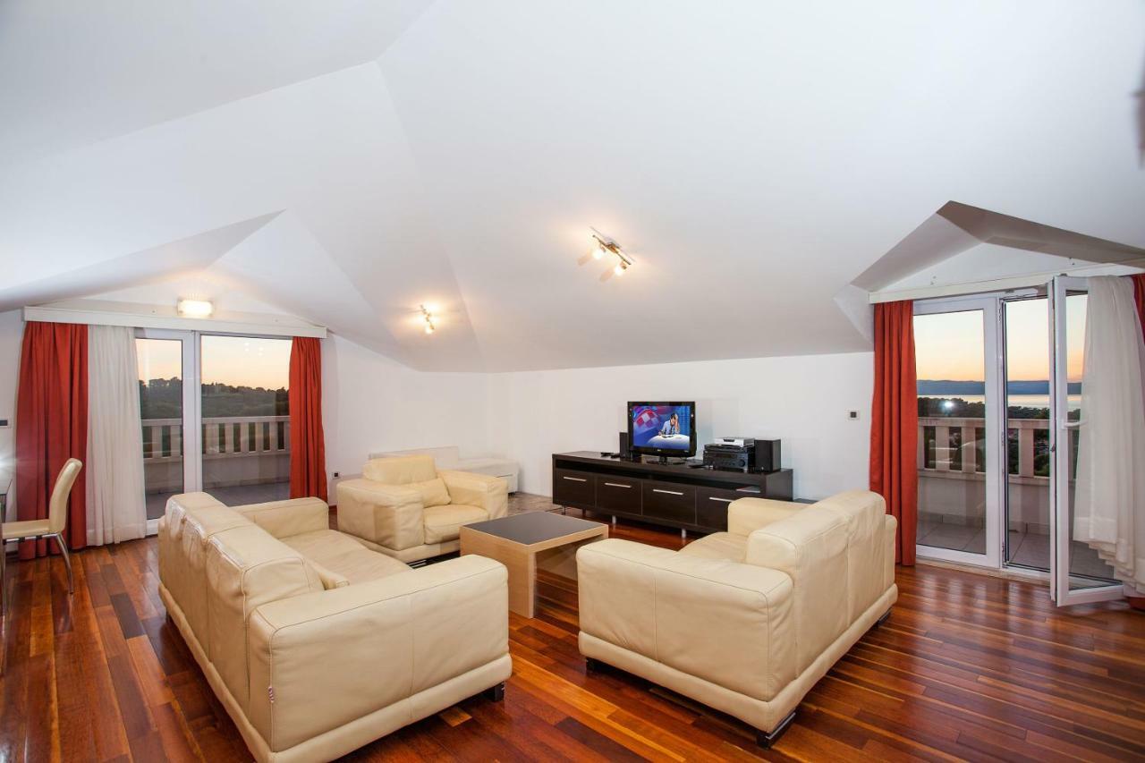 Villa Luce Mit Pool Макарська Номер фото