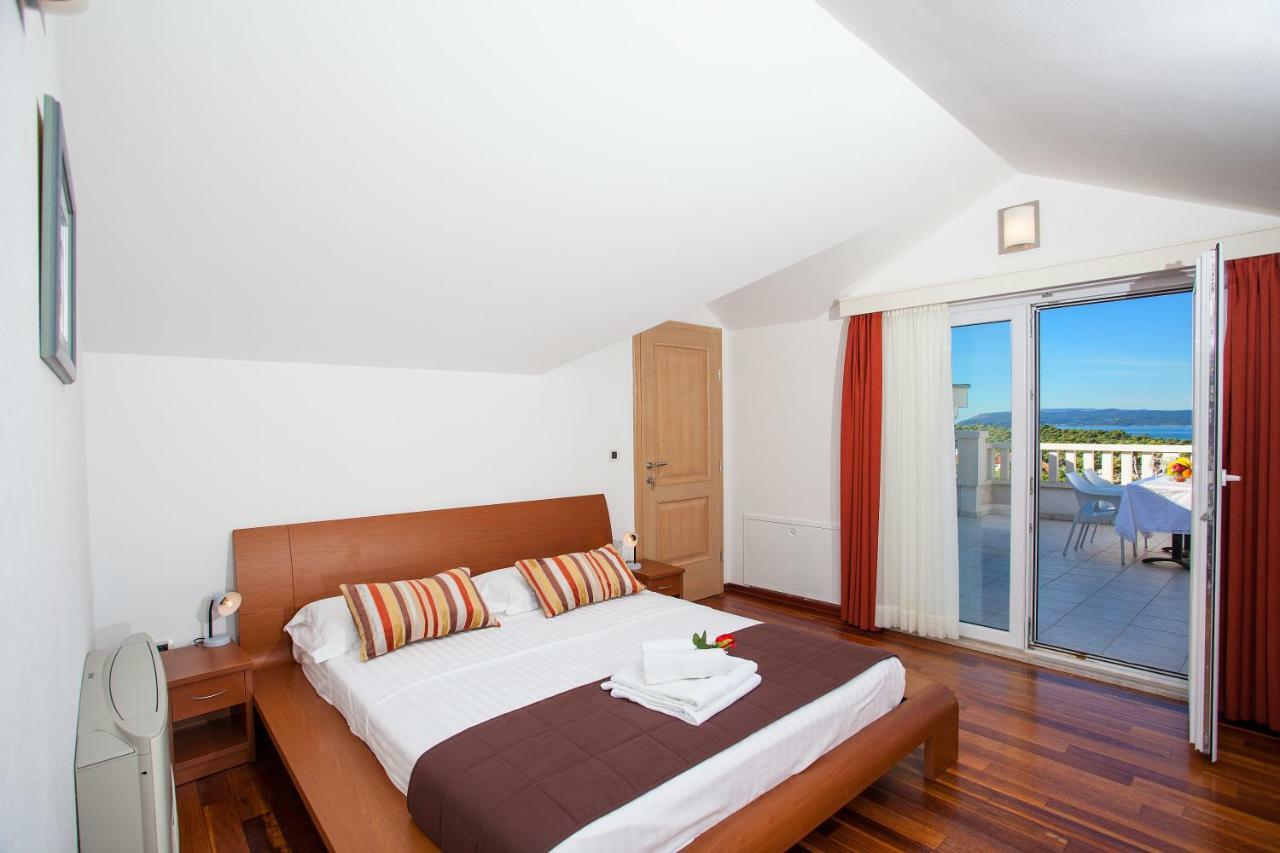 Villa Luce Mit Pool Макарська Номер фото